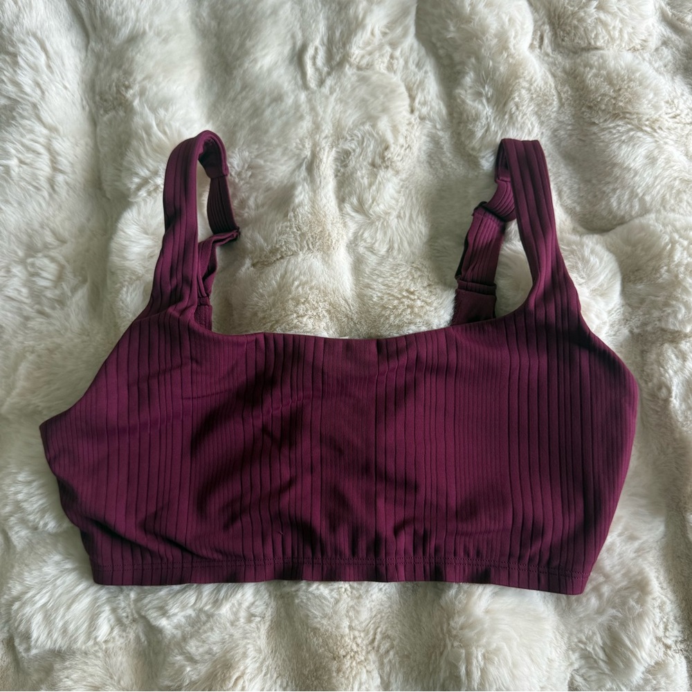 Women’s Alo Ribbed Bra- wild berry